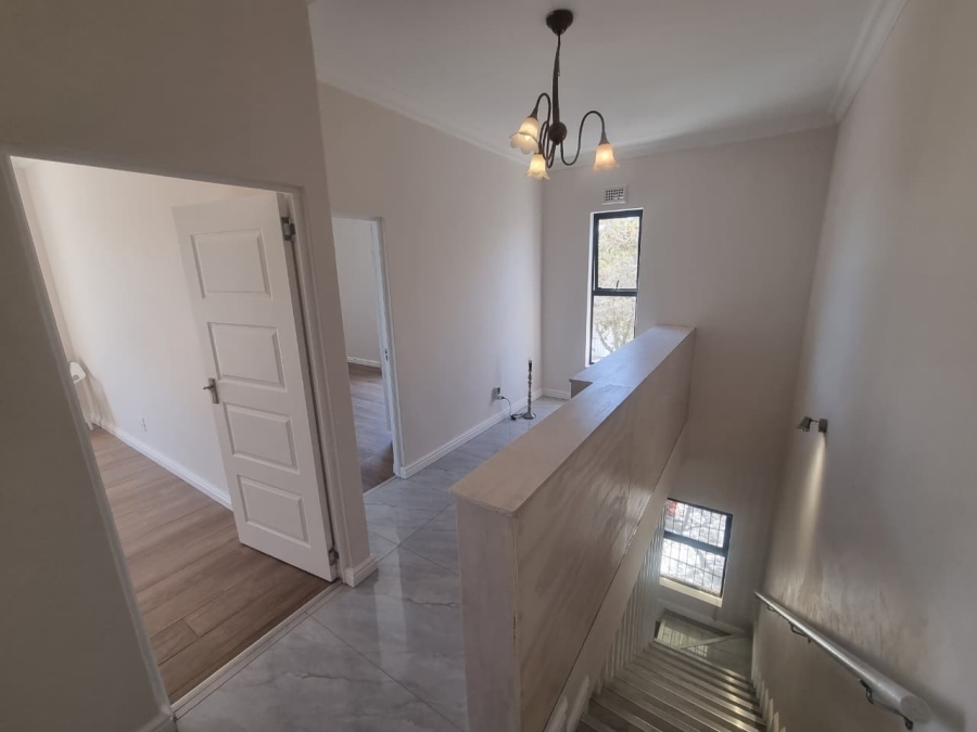 To Let 3 Bedroom Property for Rent in Rondebosch East Western Cape